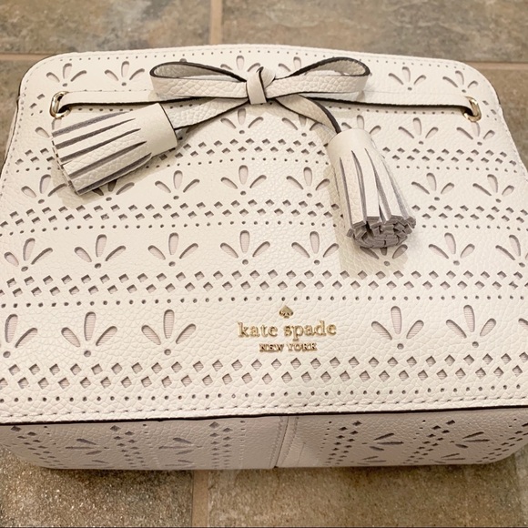 KATE SPADE HAYES CAMERA BAG WHITE CROSSBODY - Picture 3 of 7
